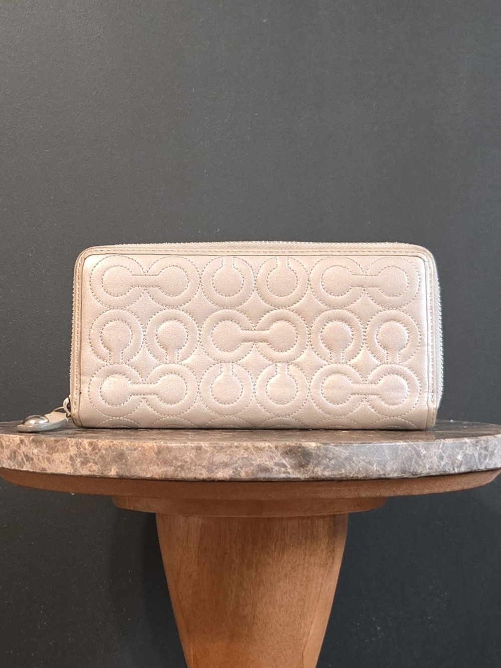 coach | zip around wallet | monogram | silver | metallic finish | vintage - Picture 2 of 11
